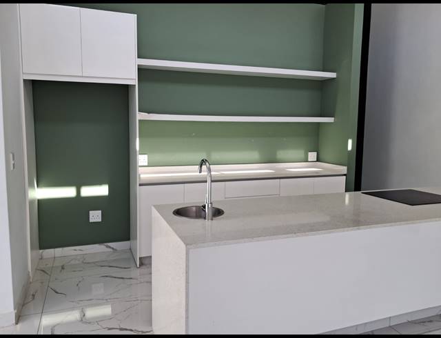 4 BEDROOM HOUSE FOR SALE IN PALM LAKES ESTATE